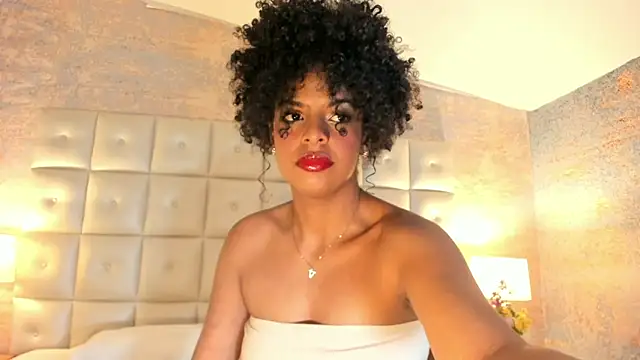 Snapshot of SheyLopez chatting on 6, 5, 2026 SheyLopez online show from 6, 5, 2026