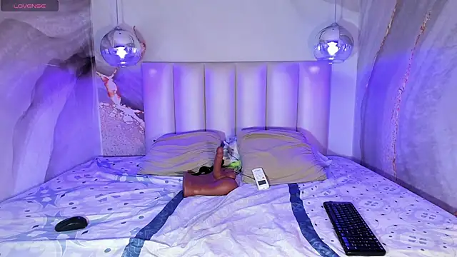 Snapshot of SheyLopez chatting on 26, 11, 2025 SheyLopez online show from 26, 11, 2025