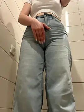 Cumonmme online show from 29, 10, 2025