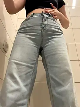 Cumonmme online show from 7, 11, 2025