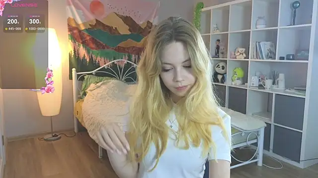 Snapshot of Wendy_Cutie chatting on 15, 9, 2025 Wendy Cutie online show from 15, 9, 2025