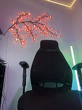 Amelia laurent online show from 1, 4, 2026