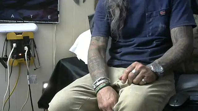 Snapshot of crassanova chatting on 8, 5, 2026 crassanova online show from 8, 5, 2026