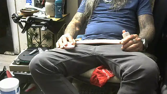 crassanova online show from 5, 4, 2026