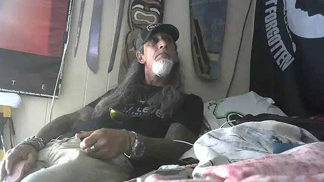 Snapshot of crassanova chatting on 28, 4, 2026 crassanova online show from 28, 4, 2026