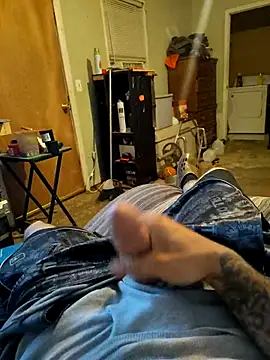 Snapshot of Wolfyking95 chatting on 28, 10, 2025 Wolfyking95 online show from 28, 10, 2025