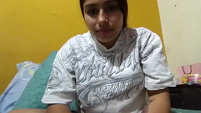 Snapshot of zairabreze chatting on 10, 9, 2025 zairabreze online show from 10, 9, 2025