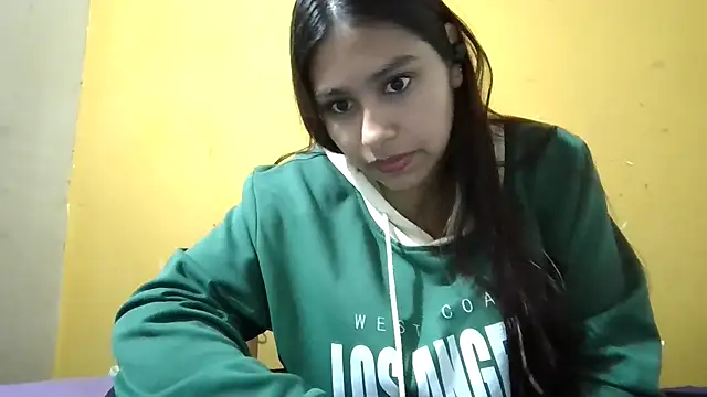 Snapshot of zairabreze chatting on 16, 9, 2025 zairabreze online show from 16, 9, 2025
