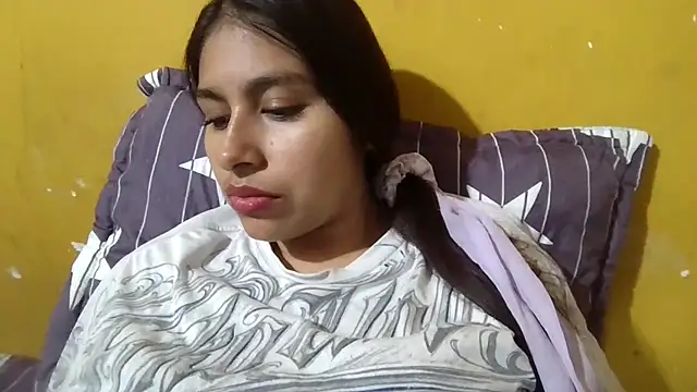 Snapshot of zairabreze chatting on 6, 10, 2025 zairabreze online show from 6, 10, 2025