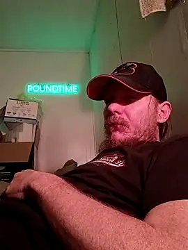 Poundtown1226 online show from 25, 2, 2026