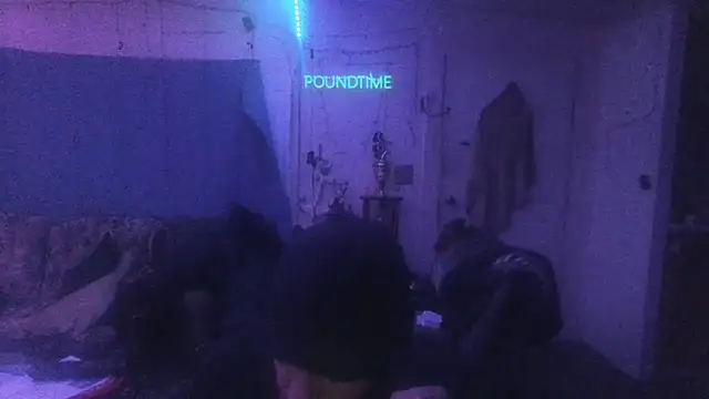 Poundtown1226 online show from 12, 1, 2026