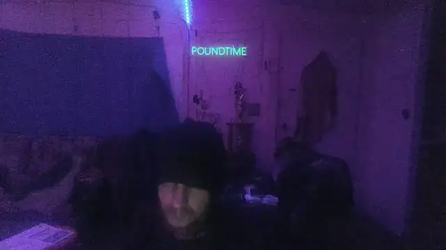Poundtown1226 online show from 10, 1, 2026