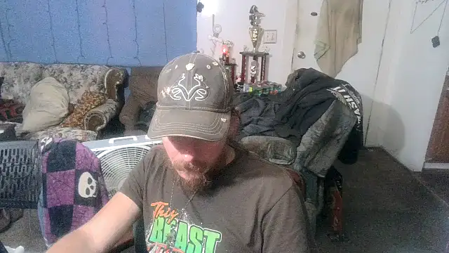 Poundtown1226 online show from 11, 9, 2025