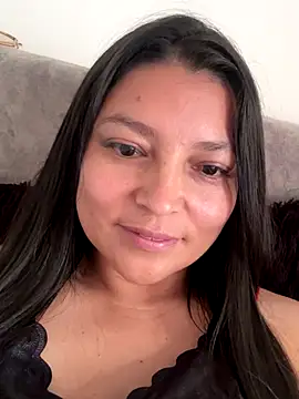 Zui Rouse online show from 4, 10, 2025