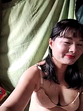 Snapshot of kute-00 chatting on 15, 10, 2025 kute-00 online show from 15, 10, 2025