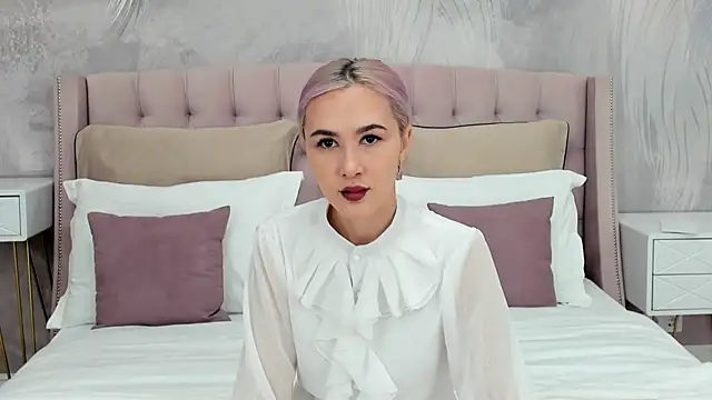 BarbieMilne online show from 18, 9, 2025