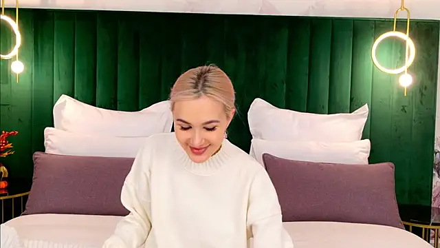 BarbieMilne online show from 28, 9, 2025