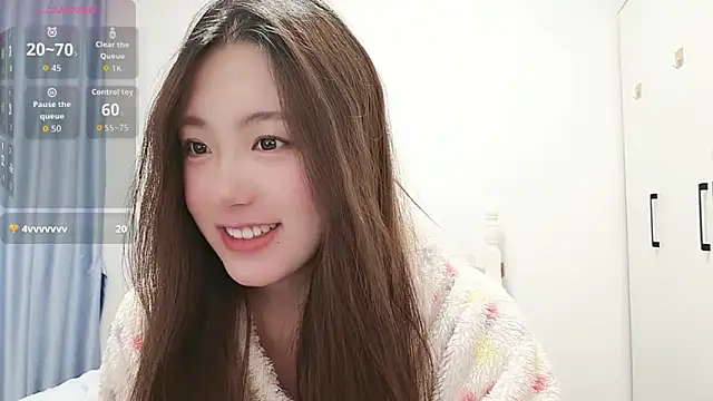 Snapshot of Luna_868 chatting on 24, 11, 2025 Luna 868 online show from 24, 11, 2025