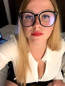 anny mooore online show from 15, 9, 2025
