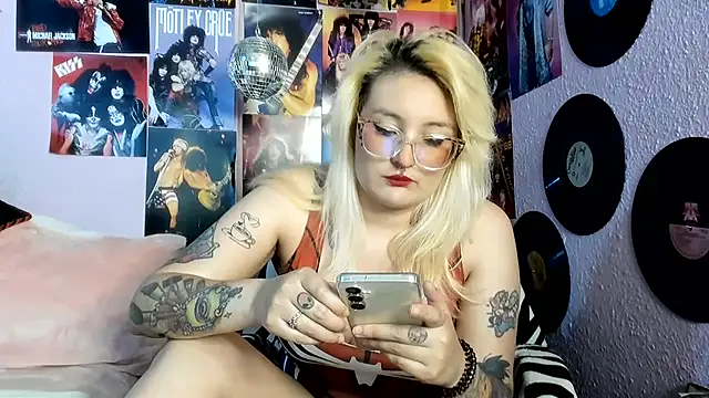 Avril Maria online show from 21, 7, 2026