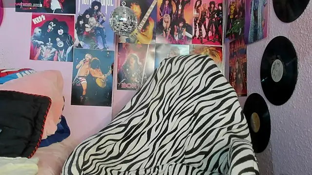 Snapshot of Avril_Maria chatting on 7, 11, 2025 Avril Maria online show from 7, 11, 2025