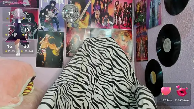 Snapshot of Avril_Maria chatting on 10, 11, 2025 Avril Maria online show from 10, 11, 2025