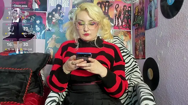 Snapshot of Avril_Maria chatting on 10, 10, 2025 Avril Maria online show from 10, 10, 2025