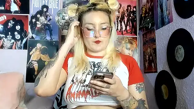 Avril Maria online show from 23, 7, 2026