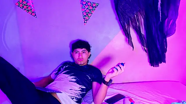 Laura and Kevin online show from 28, 10, 2025