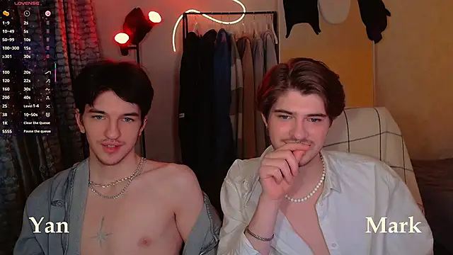 Snapshot of itsyanbb chatting on 4, 11, 2025 itsyanbb online show from 4, 11, 2025