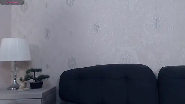 AnaysDivine online show from 6, 10, 2025