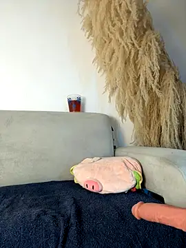 Miafisher  online show from 31, 10, 2025