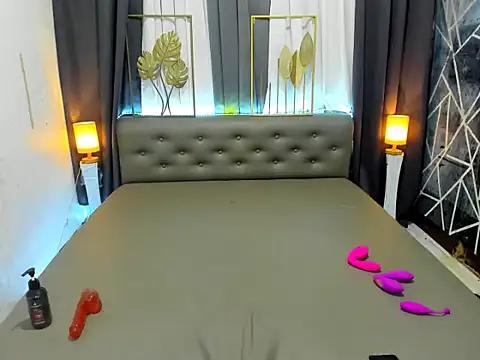 Trixie Moore online show from 6, 10, 2025