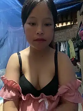 Snapshot of O_o_UwU_o_O chatting on 29, 10, 2025 O o UwU o O online show from 29, 10, 2025