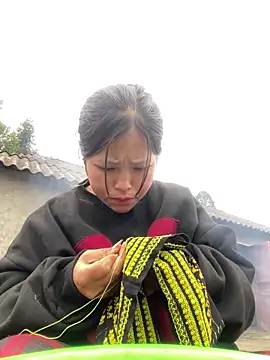 Snapshot of O_o_UwU_o_O chatting on 19, 11, 2025 O o UwU o O online show from 19, 11, 2025