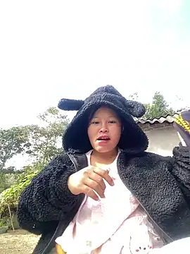 Snapshot of O_o_UwU_o_O chatting on 16, 11, 2025 O o UwU o O online show from 16, 11, 2025