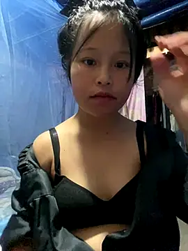 Snapshot of O_o_UwU_o_O chatting on 30, 10, 2025 O o UwU o O online show from 30, 10, 2025