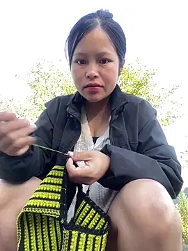 Snapshot of O_o_UwU_o_O chatting on 28, 11, 2025 O o UwU o O online show from 28, 11, 2025