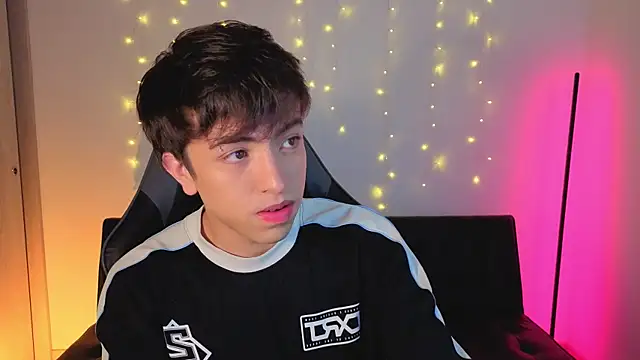 onlinenico online show from 4, 12, 2025