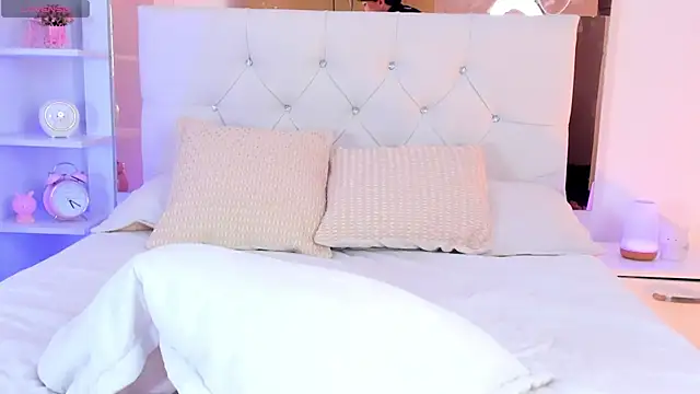 Sam Deivis online show from 6, 3, 2026