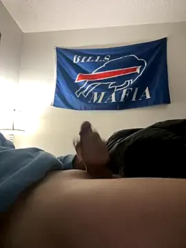 Snapshot of sexybigdick04 chatting on 18, 11, 2025 sexybigdick04 online show from 18, 11, 2025