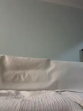 Snapshot of miniyellower chatting on 25, 10, 2025 miniyellower online show from 25, 10, 2025