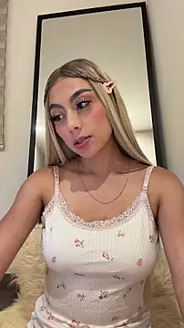 Tessa  Winslow online show from 26, 3, 2026