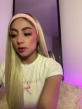 Snapshot of Tessa__Winslow chatting on 17, 3, 2026 Tessa Winslow online show from 17, 3, 2026