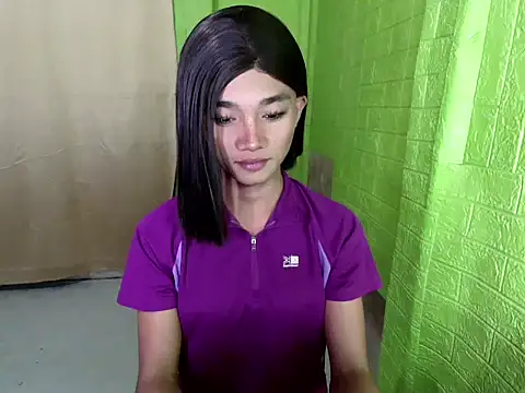 Petite HugeCock online show from 9, 9, 2025