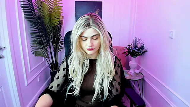 LeslieMineg online show from 8, 10, 2025