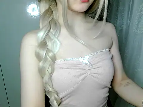 Snapshot of Annabelle-e chatting on 29, 4, 2026 Annabelle-e online show from 29, 4, 2026