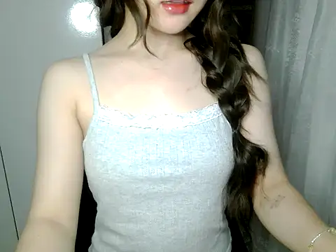 Snapshot of Annabelle-e chatting on 12, 5, 2026 Annabelle-e online show from 12, 5, 2026