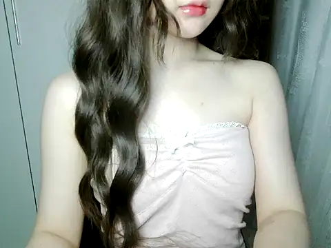 Snapshot of Annabelle-e chatting on 21, 5, 2026 Annabelle-e online show from 21, 5, 2026