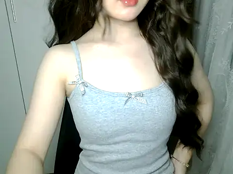 Snapshot of Annabelle-e chatting on 15, 6, 2026 Annabelle-e online show from 15, 6, 2026